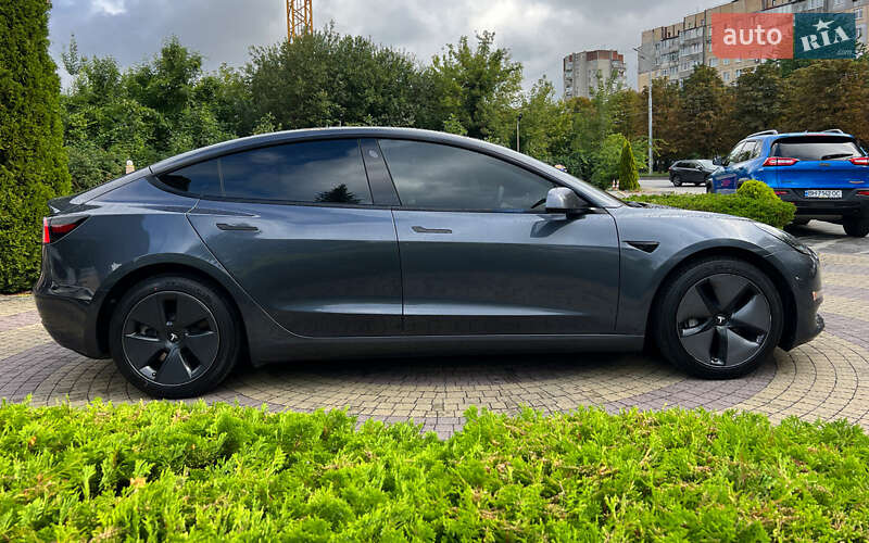 Седан Tesla Model 3 2022 в Львові