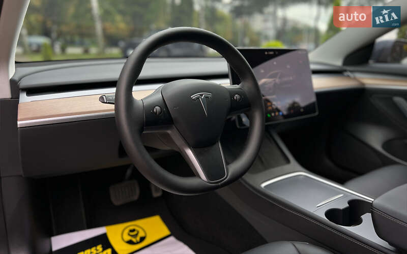 Седан Tesla Model 3 2022 в Львові