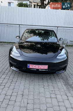 Седан Tesla Model 3 2020 в 