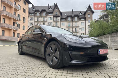 Седан Tesla Model 3 2020 в 