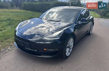 Седан Tesla Model 3 2018 в Долине