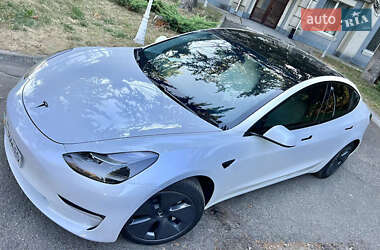 Седан Tesla Model 3 2021 в 