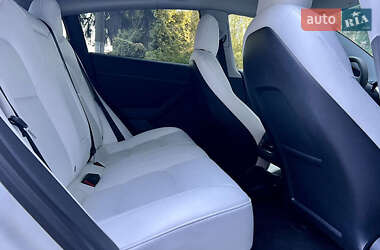 Седан Tesla Model 3 2021 в 