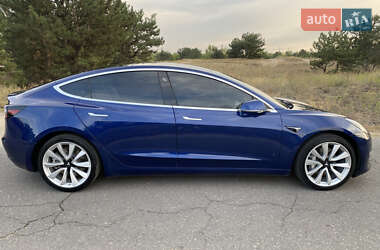 Седан Tesla Model 3 2019 в 