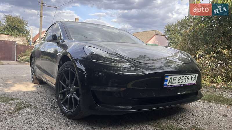 Седан Tesla Model 3 2020 в Днепре