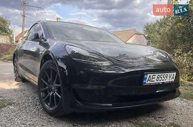 Седан Tesla Model 3 2020 в 