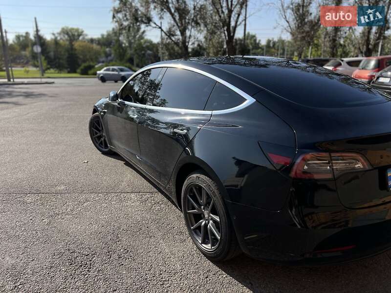 Седан Tesla Model 3 2020 в Днепре