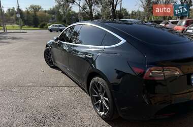 Седан Tesla Model 3 2020 в 