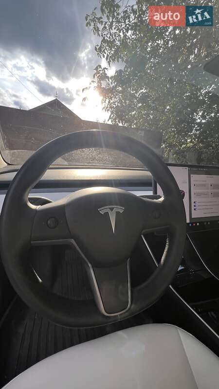 Седан Tesla Model 3 2020 в Днепре