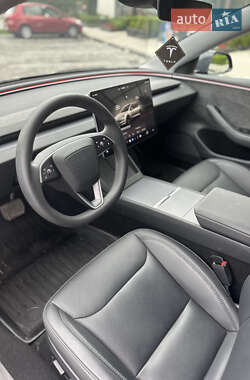 Седан Tesla Model 3 2024 в 