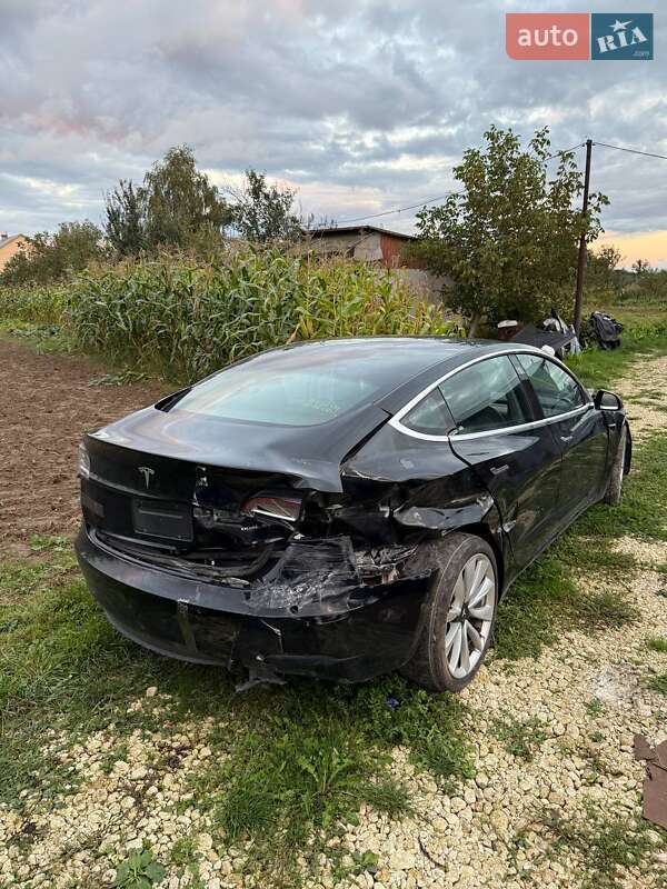 Седан Tesla Model 3 2019 в Львові