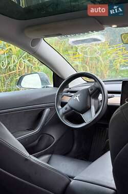 Седан Tesla Model 3 2019 в 