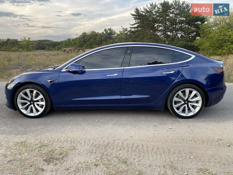 Седан Tesla Model 3 2019 в Днепре