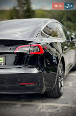 Седан Tesla Model 3 2019 в 