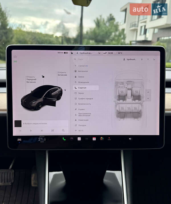 Седан Tesla Model 3 2019 в Ужгороде