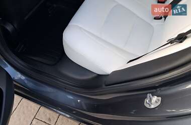 Седан Tesla Model 3 2023 в 