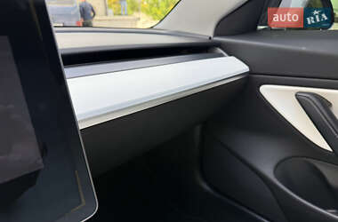 Седан Tesla Model 3 2018 в 