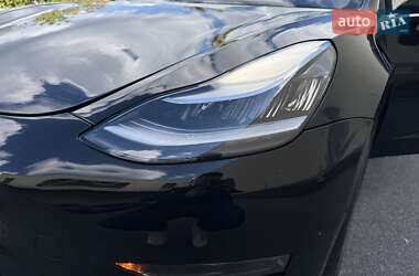 Седан Tesla Model 3 2018 в 
