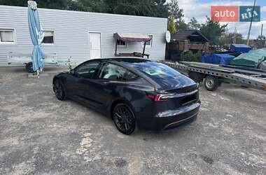 Седан Tesla Model 3 2024 в 