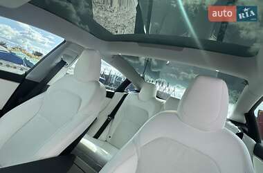Седан Tesla Model 3 2024 в 
