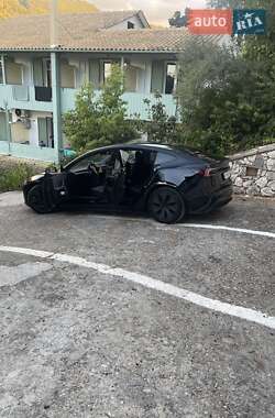 Седан Tesla Model 3 2024 в 