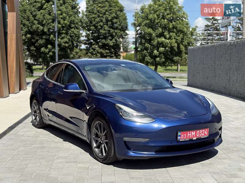 Седан Tesla Model 3 2019 в 