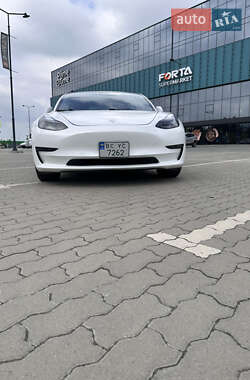Седан Tesla Model 3 2020 в 