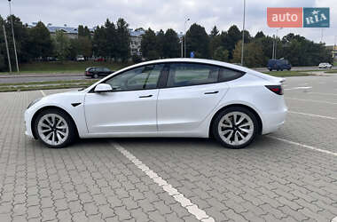 Седан Tesla Model 3 2020 в 