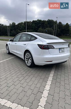 Седан Tesla Model 3 2020 в 