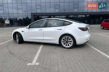 Седан Tesla Model 3 2020 в 