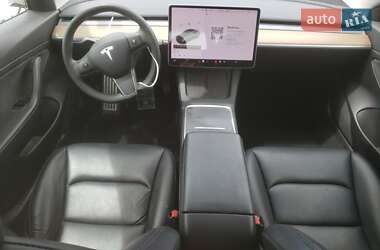 Седан Tesla Model 3 2021 в 