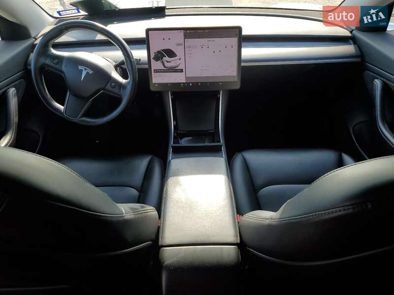 Седан Tesla Model 3 2018 в Києві