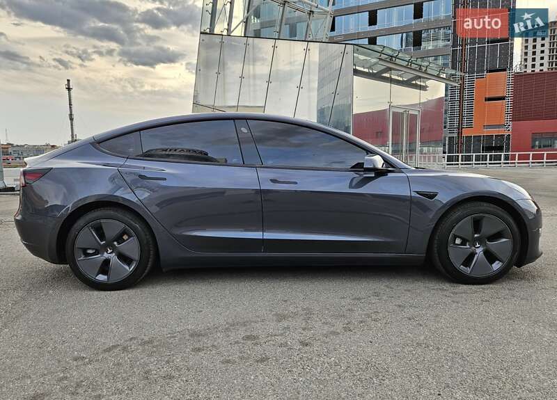 Седан Tesla Model 3 2022 в Дніпрі
