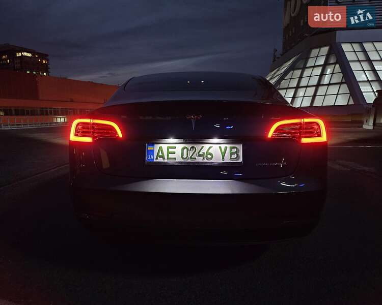 Седан Tesla Model 3 2022 в Дніпрі