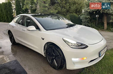 Седан Tesla Model 3 2019 в Тернополе