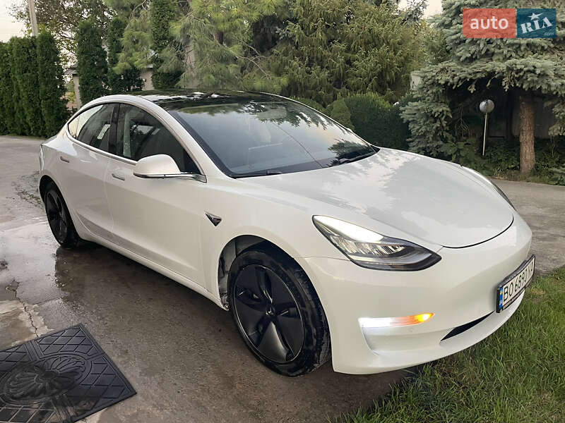 Седан Tesla Model 3 2019 в 