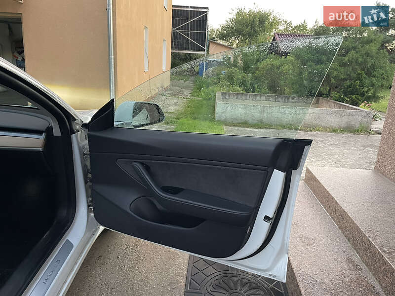 Седан Tesla Model 3 2019 в Тернополе