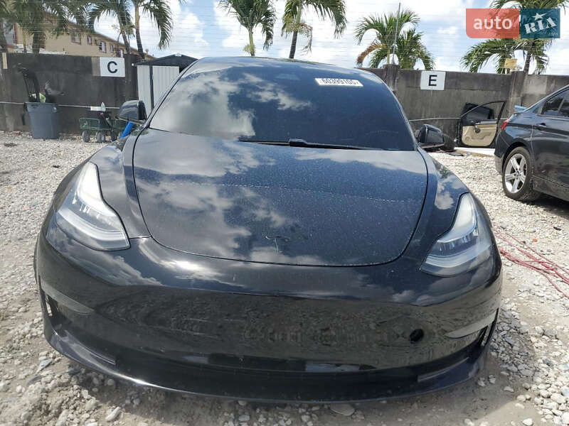 Седан Tesla Model 3 2019 в 