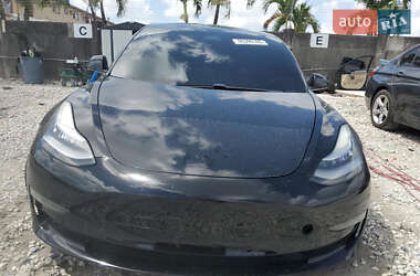 Седан Tesla Model 3 2019 в 