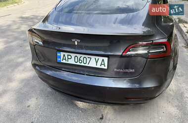 Седан Tesla Model 3 2021 в 