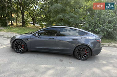 Седан Tesla Model 3 2021 в 