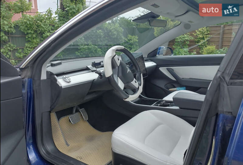 Седан Tesla Model 3 2018 в Києві
