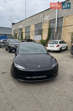 Седан Tesla Model 3 2025 в Киеве