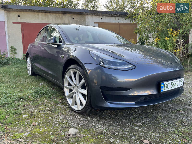 Седан Tesla Model 3 2019 в 