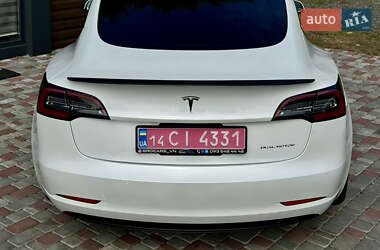 Седан Tesla Model 3 2021 в 