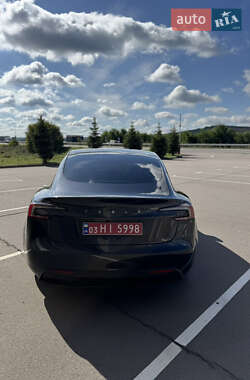 Седан Tesla Model 3 2024 в 