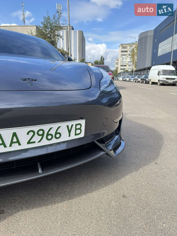 Седан Tesla Model 3 2019 в Києві