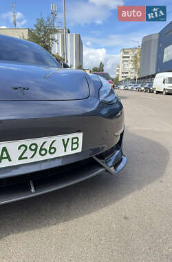 Седан Tesla Model 3 2019 в 