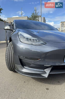 Седан Tesla Model 3 2019 в 