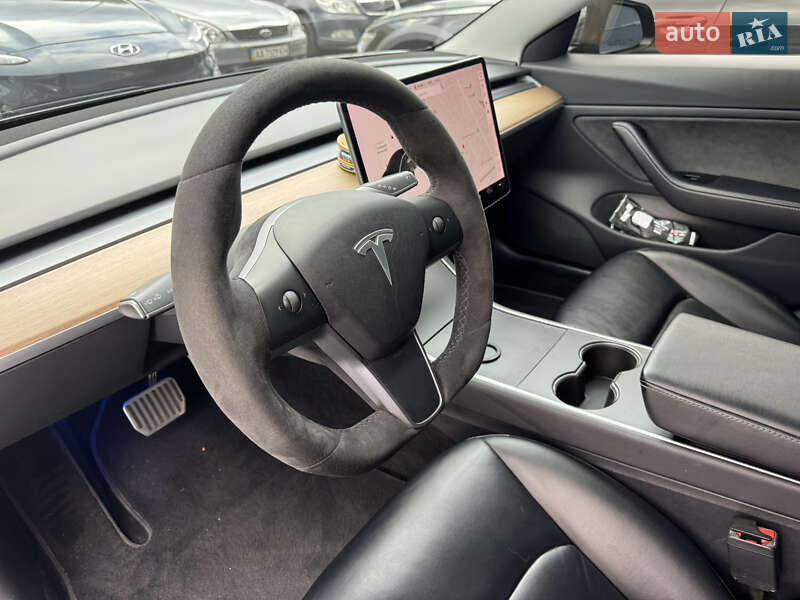 Седан Tesla Model 3 2019 в Києві